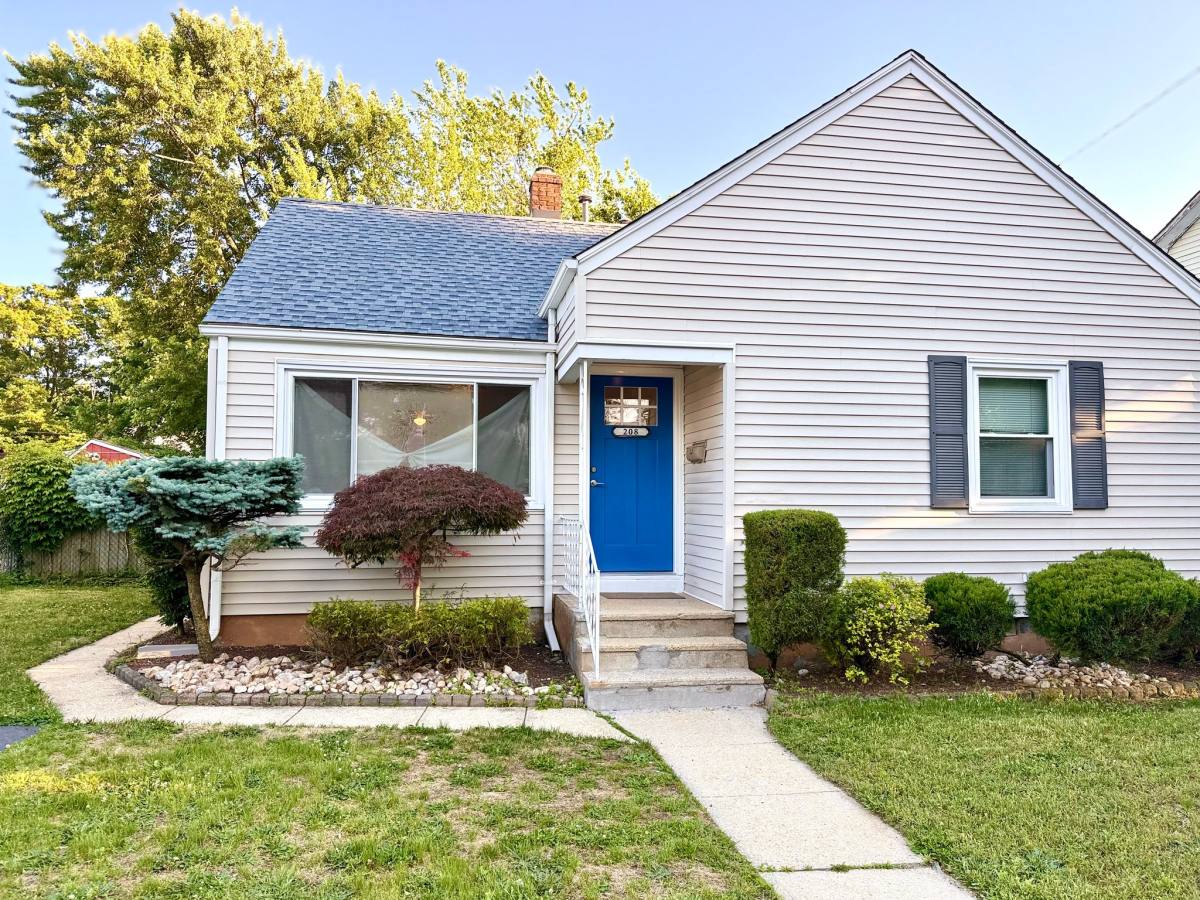House for rent at 208 4th St, Keansburg, NJ 07734