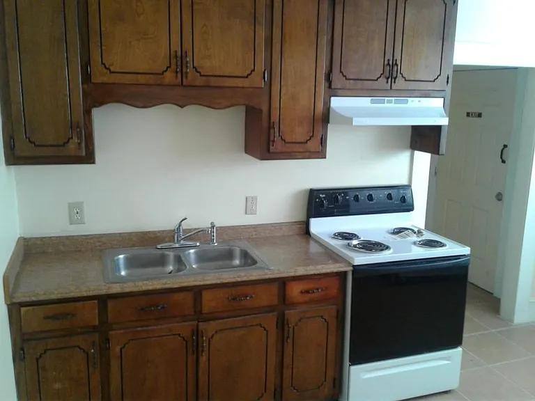House for rent at 205 W Broadway St, Griffin, GA 30223