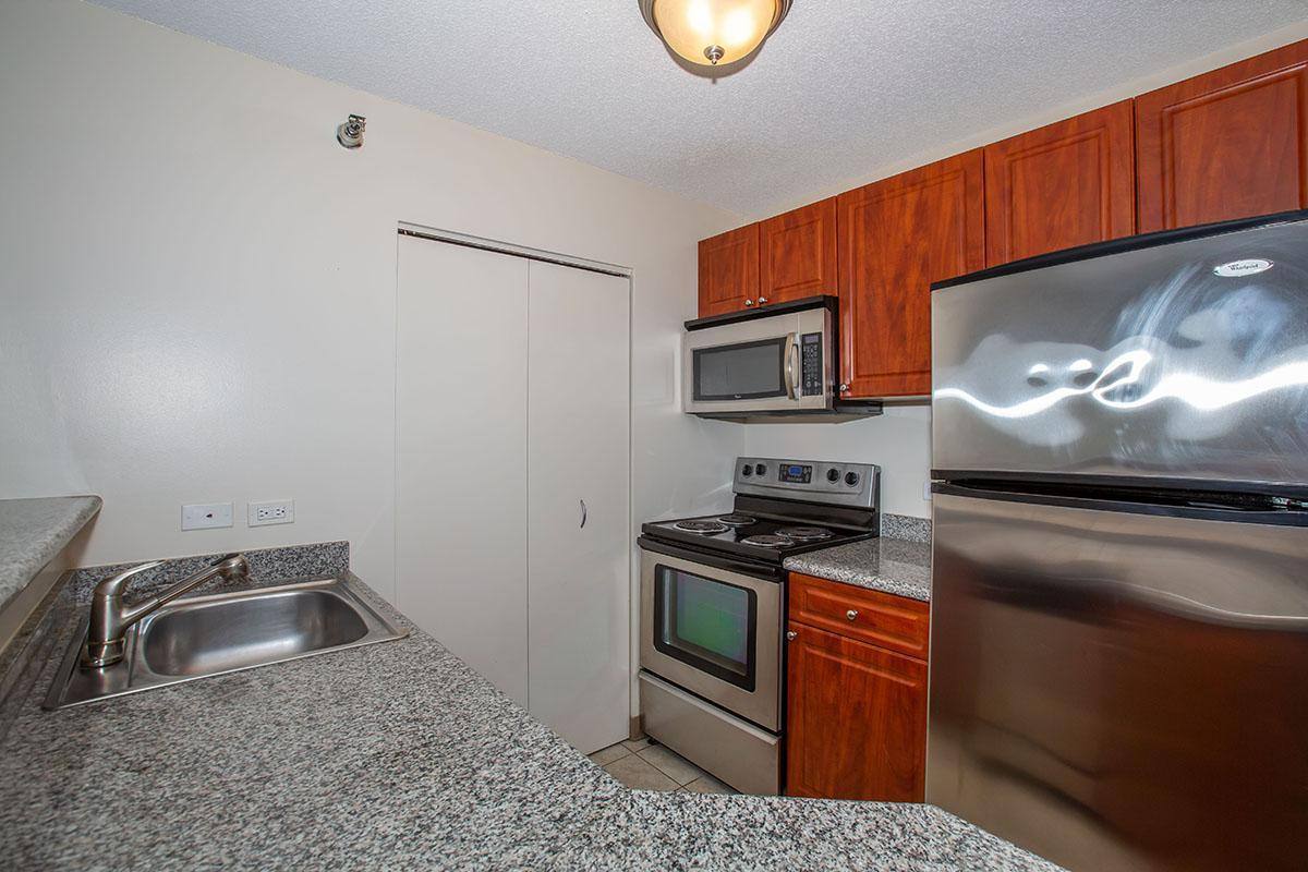 Apartment for rent at Four Lakes Condos, 5885 Forest View Rd, Lisle, IL 60532