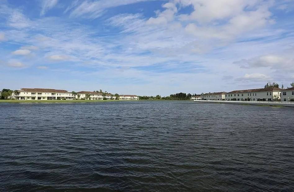 Apartment for rent at Lake Worth Corridor, 4495 Emerald Vista, Lake Worth, FL 33461