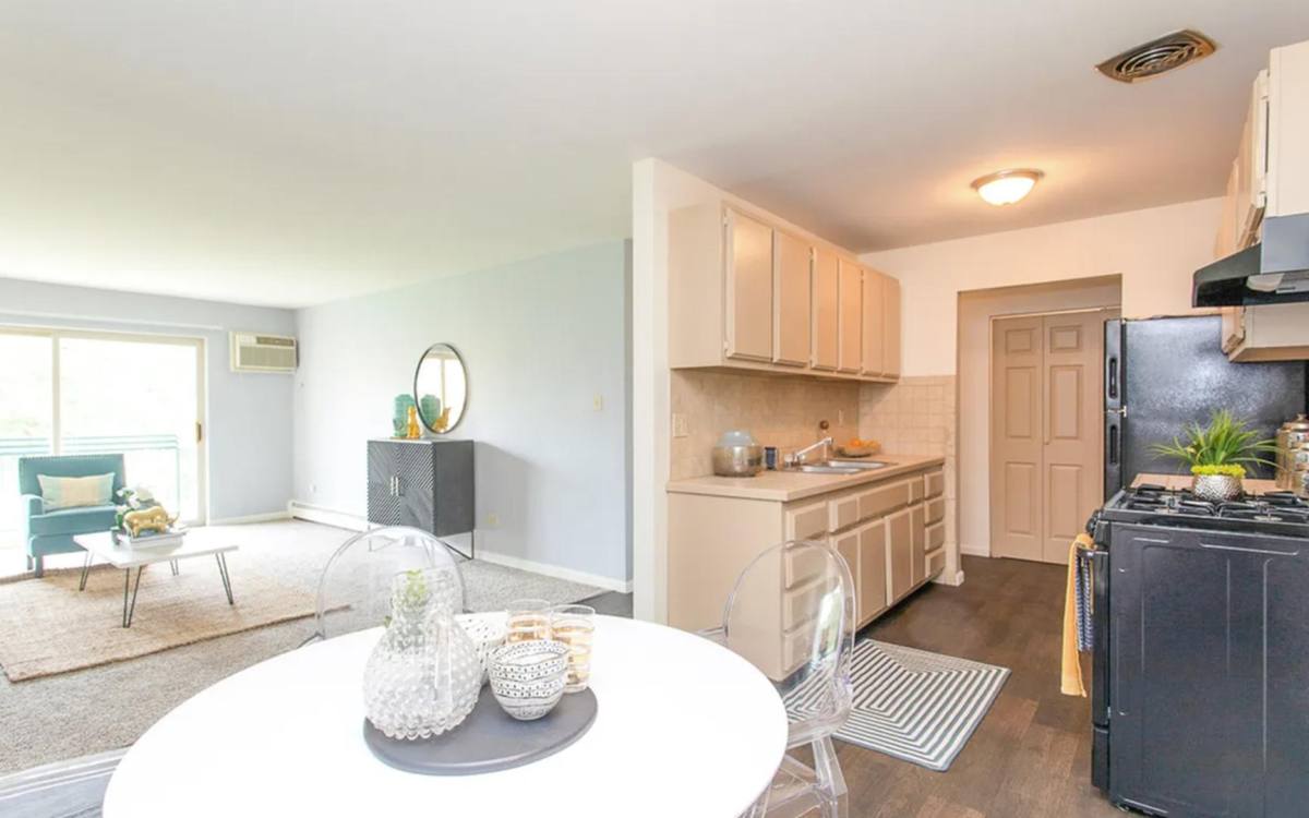 Apartment for rent at Sunset Lake, 8301 S 88th Ave, Justice, IL 60458