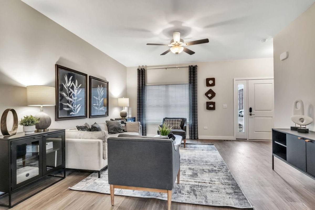 Apartment for rent at 8900 Willow Glen Dr, Willow Springs, IL 60480