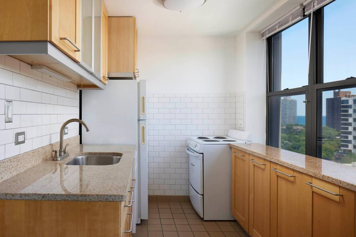 Apartment for rent at 5200 S Blackstone Ave, Chicago, IL 60615