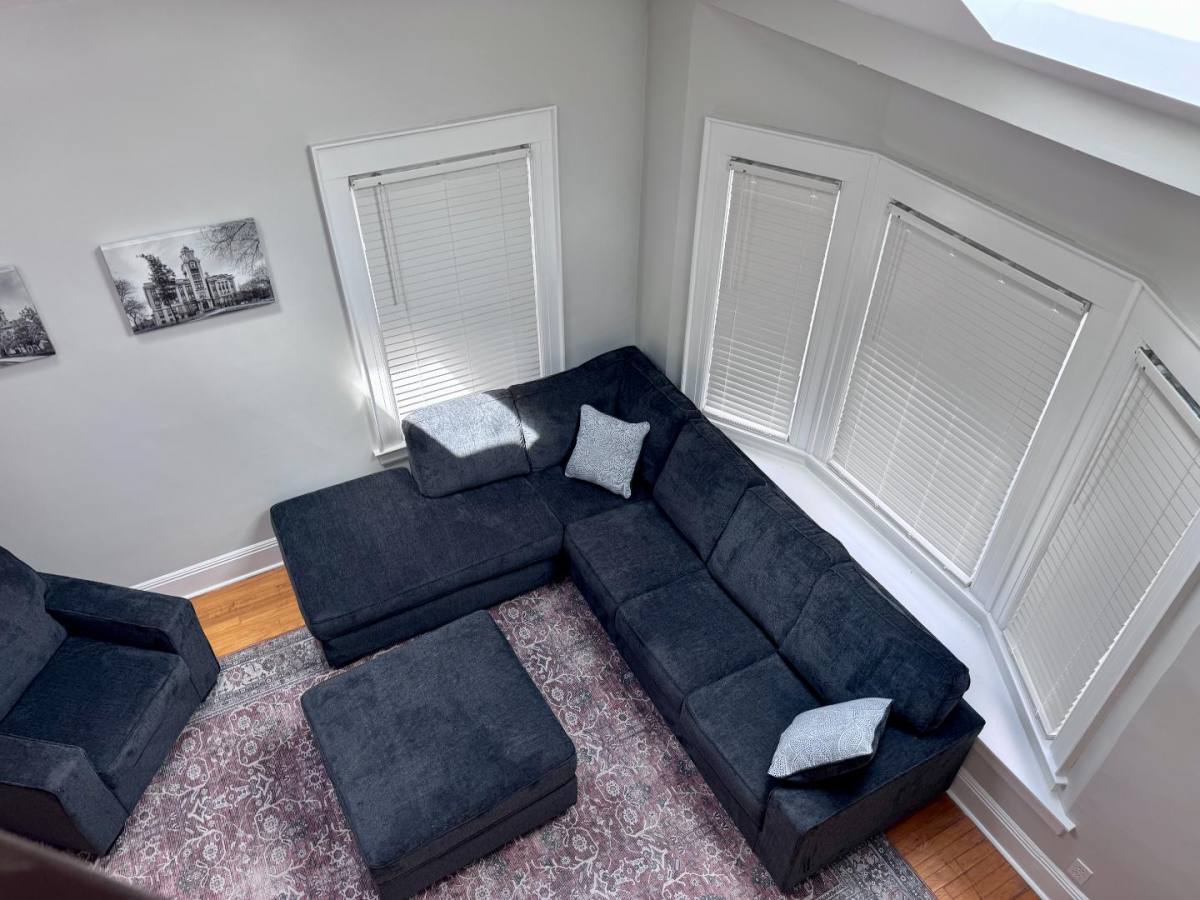 Apartment for rent at 816-818 Maryland Ave #UPSTAIRS, Syracuse, NY 13210