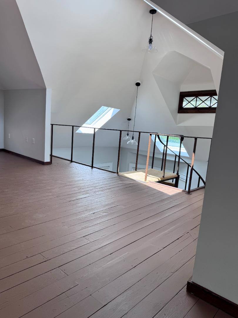 Apartment for rent at 816-818 Maryland Ave #UPSTAIRS, Syracuse, NY 13210