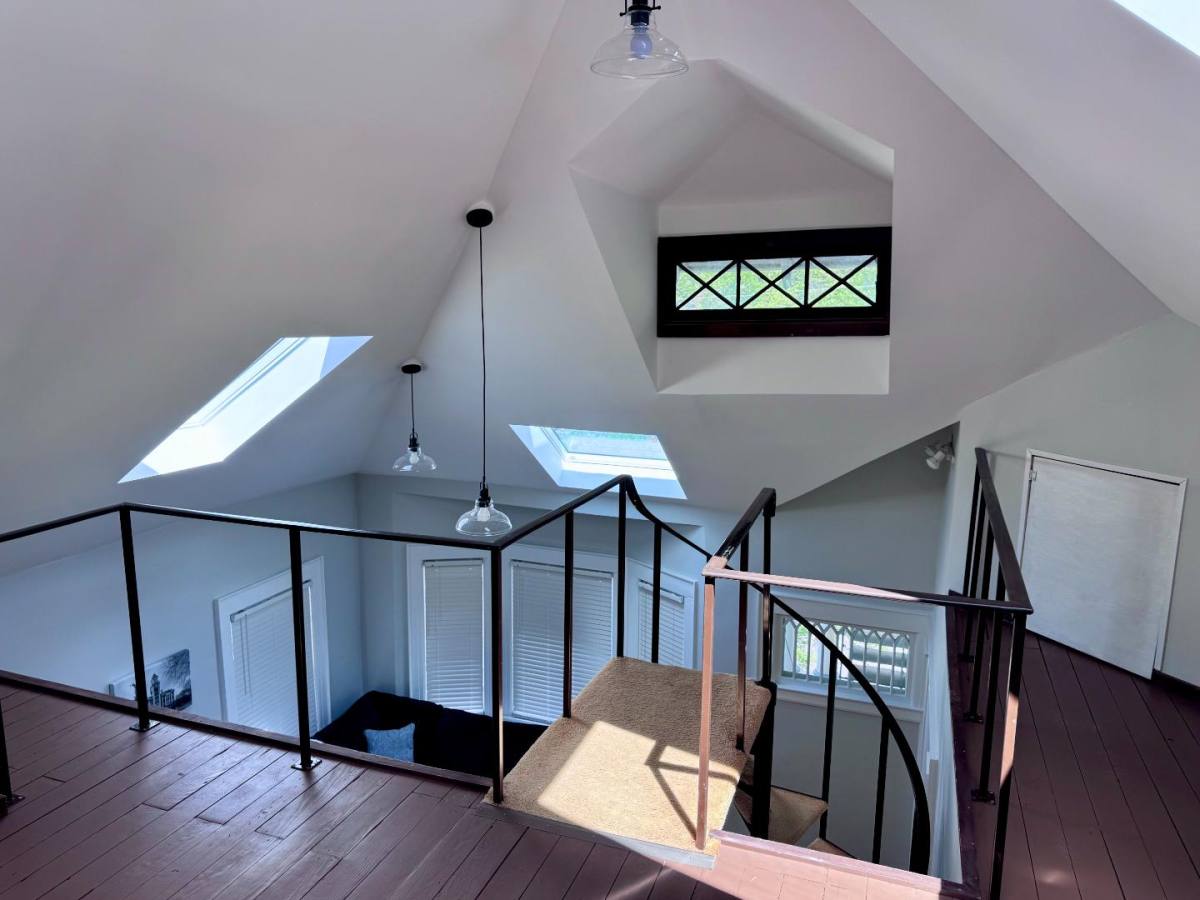Apartment for rent at 816-818 Maryland Ave #UPSTAIRS, Syracuse, NY 13210