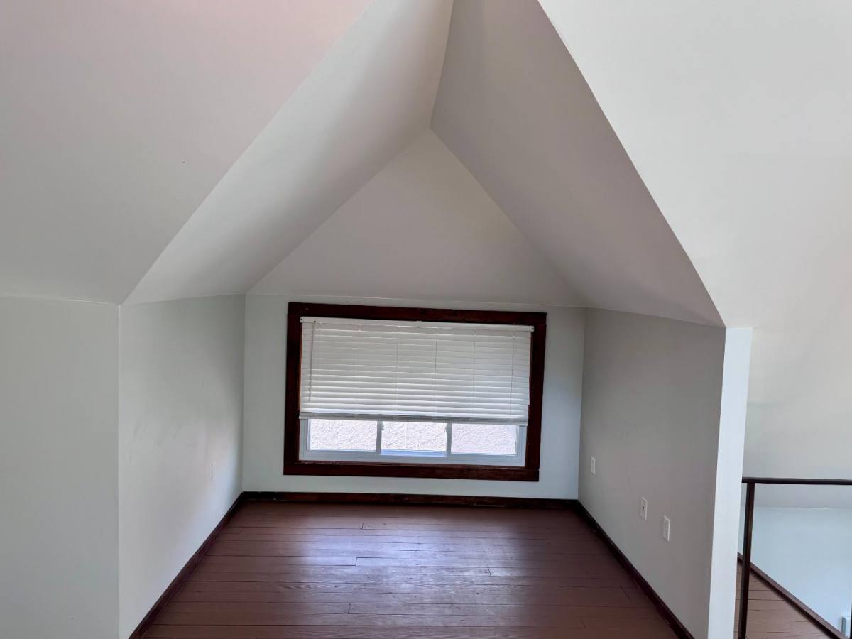 Apartment for rent at 816-818 Maryland Ave #UPSTAIRS, Syracuse, NY 13210