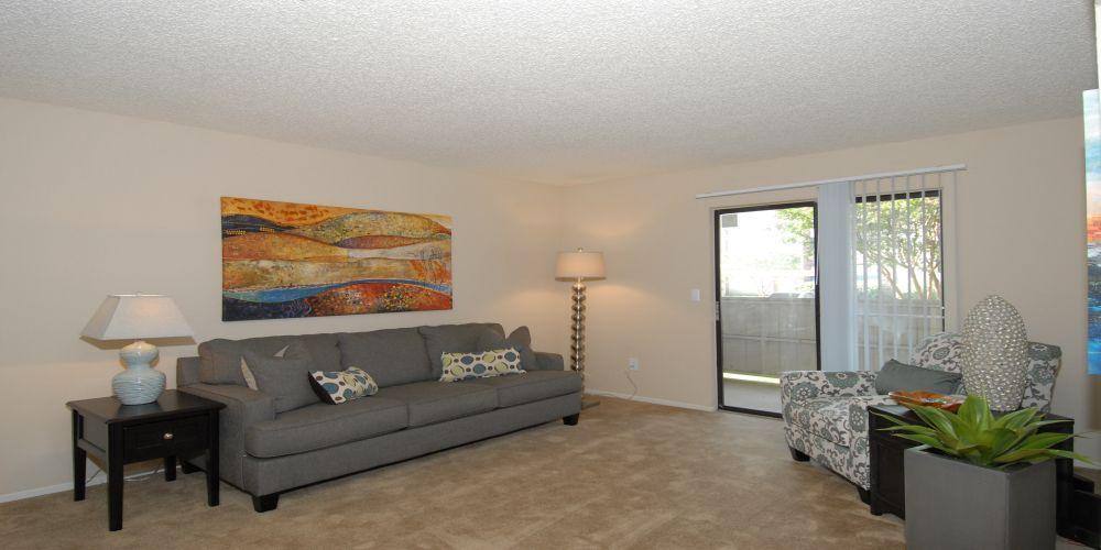 Apartment for rent at Macarthur Park, 812 Kinwest Parkway, Irving, TX 75063