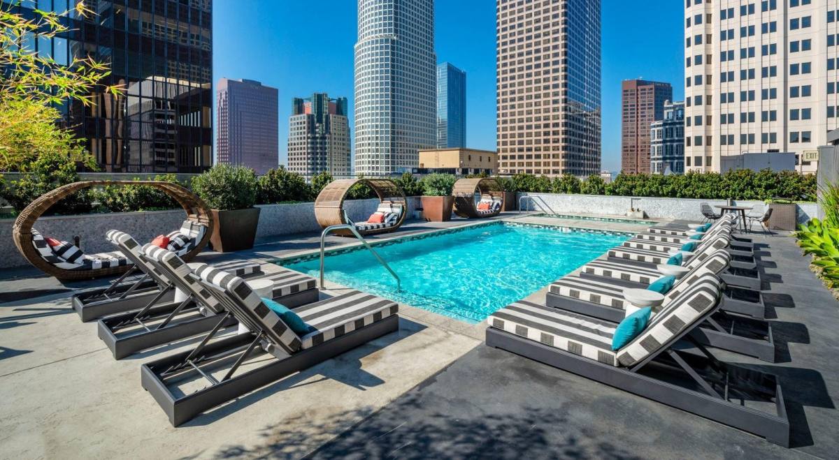 Apartment for rent at 727 West 7th Street, 727 W 7th St, Los Angeles, CA 90017