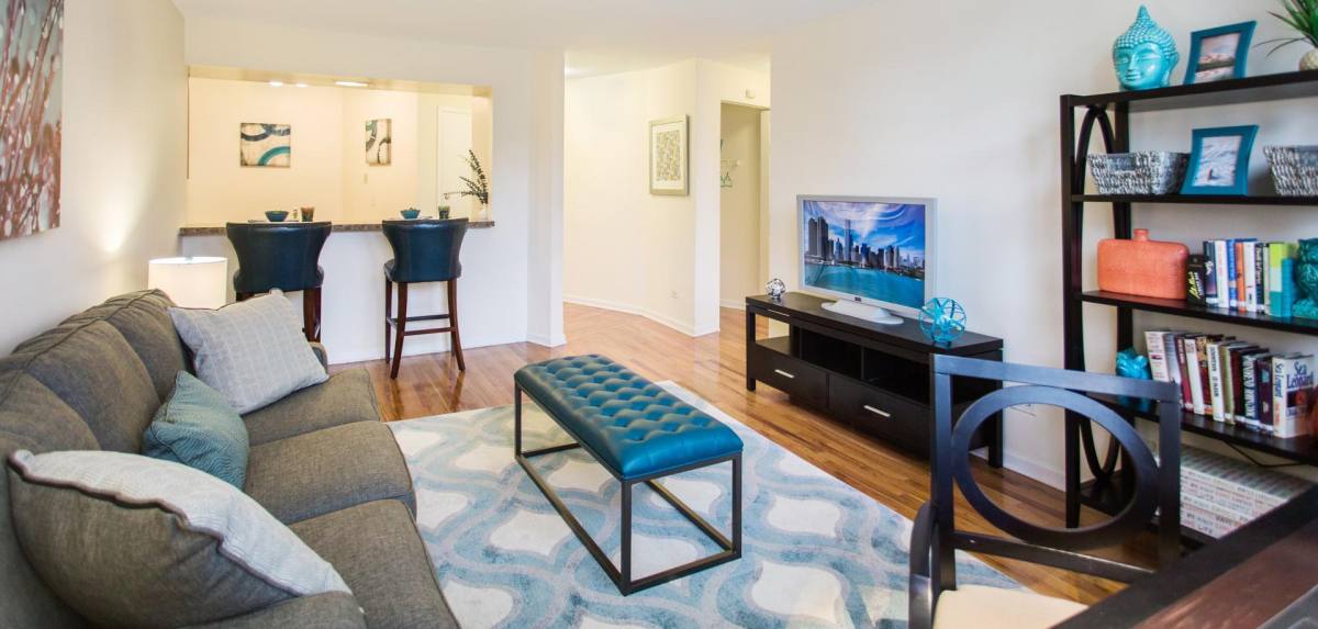 Apartment for rent at 6401 N Sheridan Rd, Chicago, IL 60626