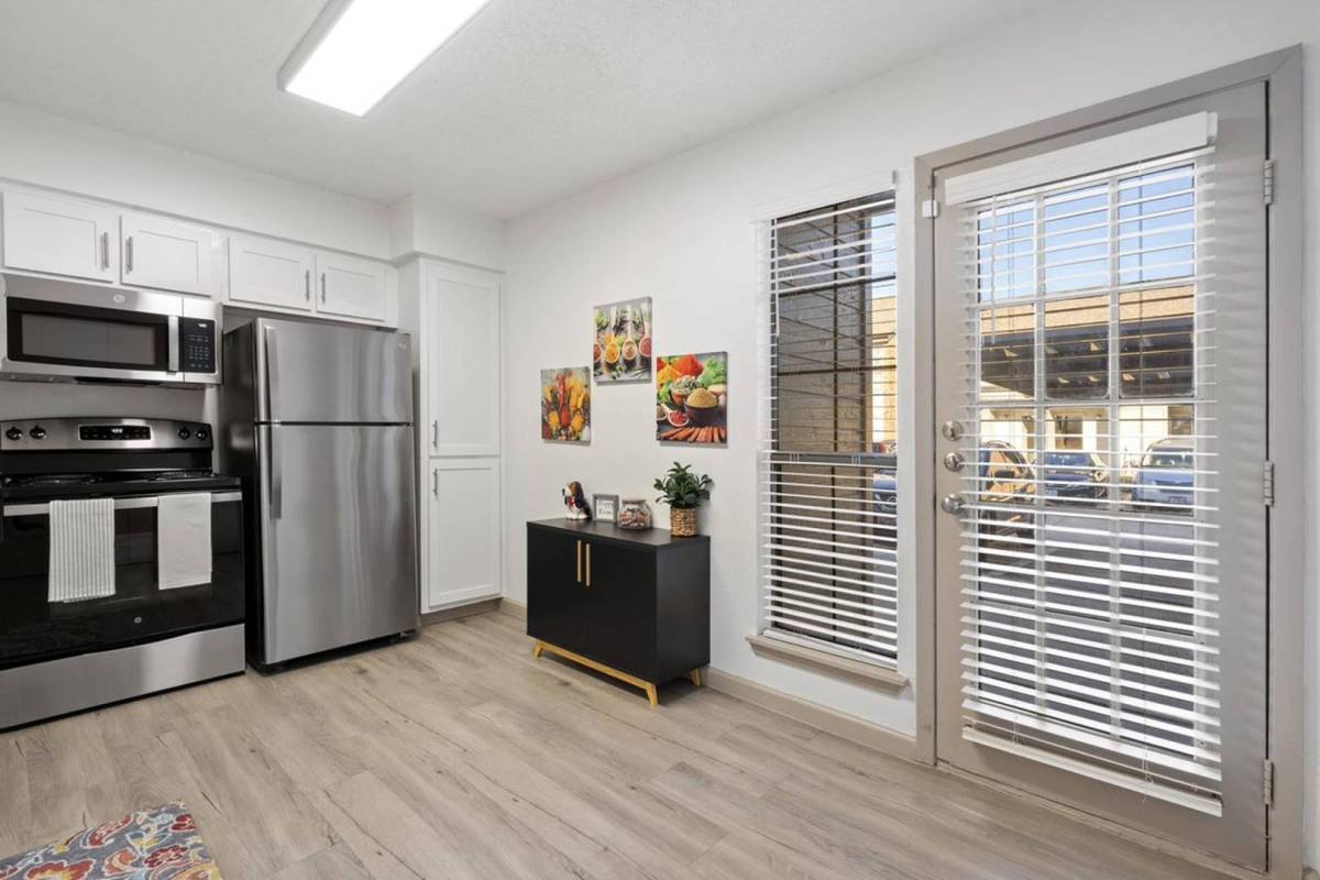 Apartment for rent at Briarcrest, 1330 Mac Arthur Dr, Carrollton, TX 75007
