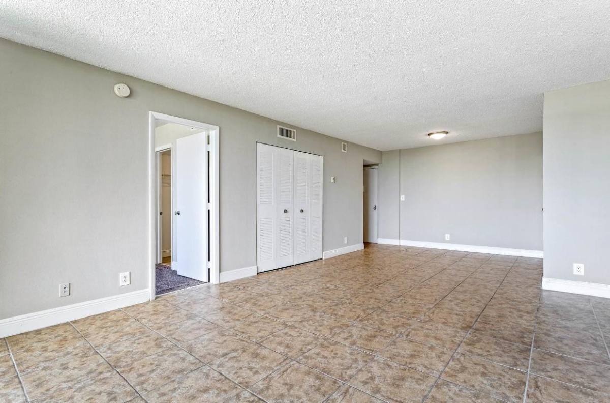Apartment for rent at Fairways of Inverrary, 4200 Inverrary Blvd, Fort Lauderdale, FL 33319