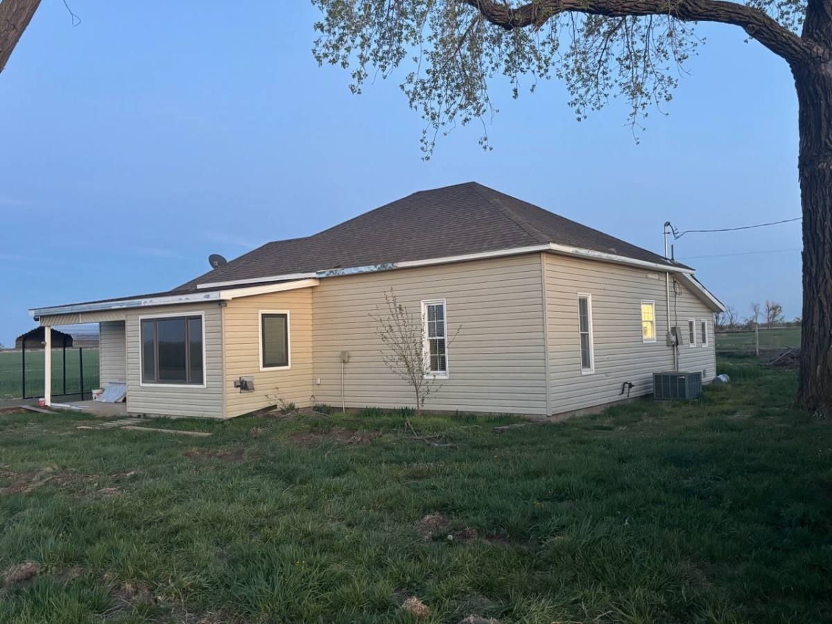 House for rent at 10207 E Trail W Rd, Burrton, KS 67020