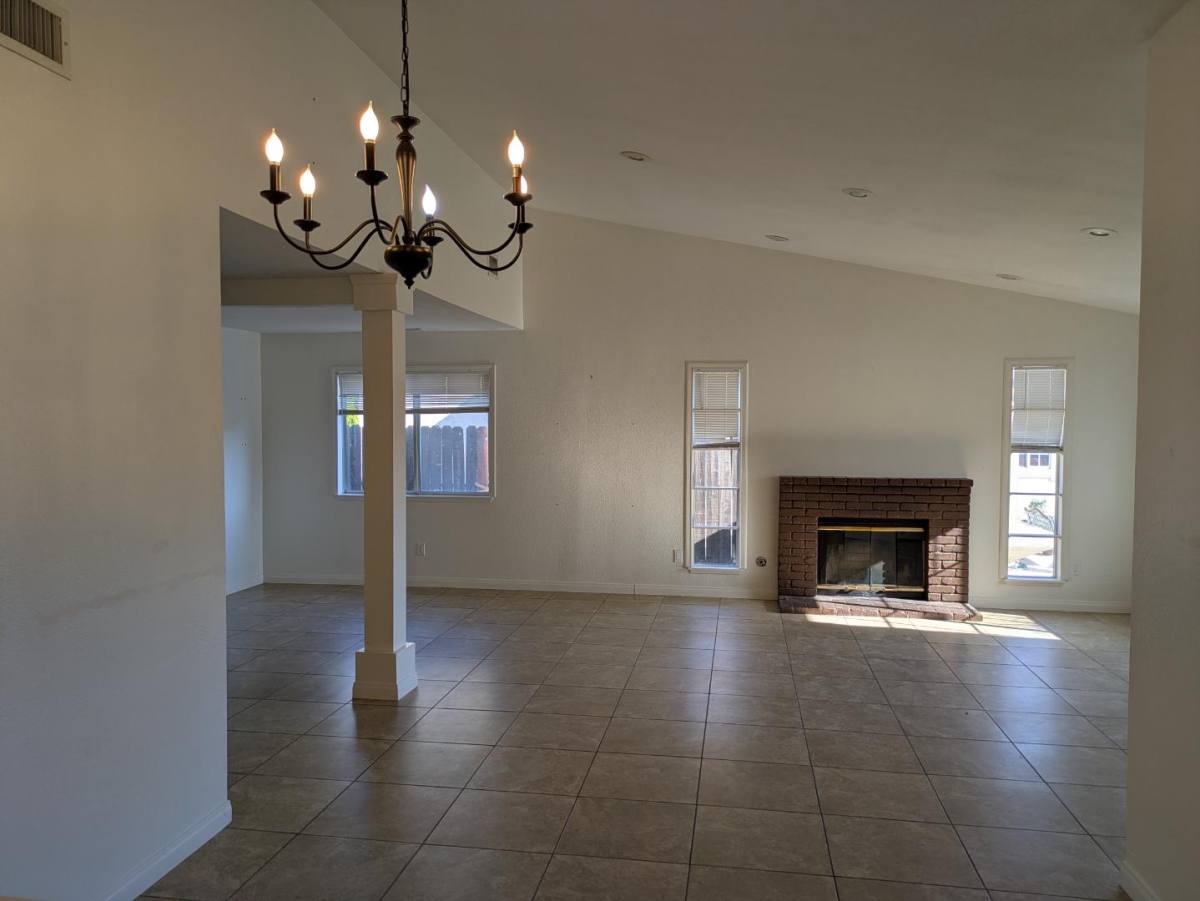 House for rent at 8730 Sandhill Dr, Riverside, CA 92508