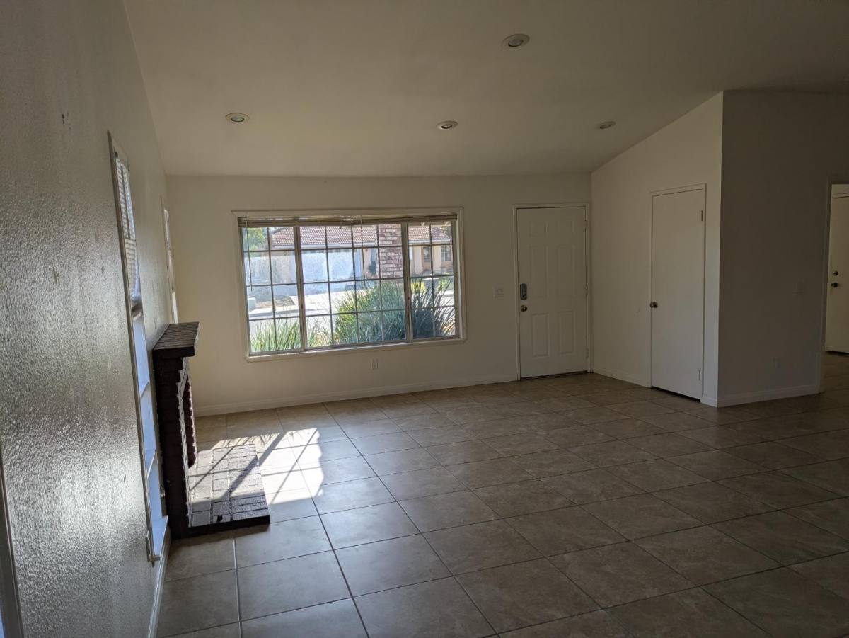 House for rent at 8730 Sandhill Dr, Riverside, CA 92508