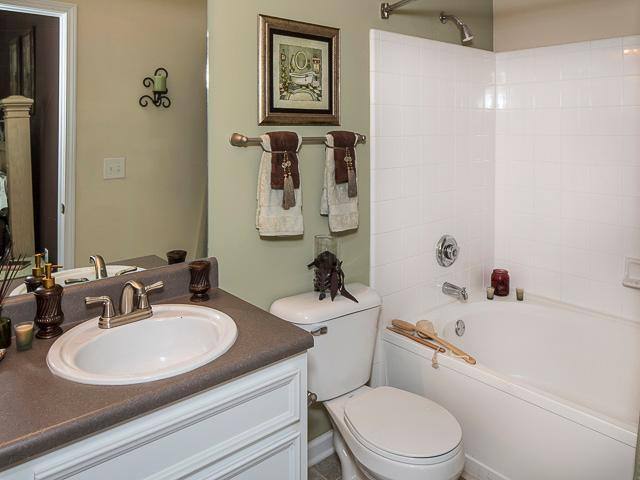 Apartment for rent at Parkway Grand, 100 Woodberry Place, Decatur, GA 30034