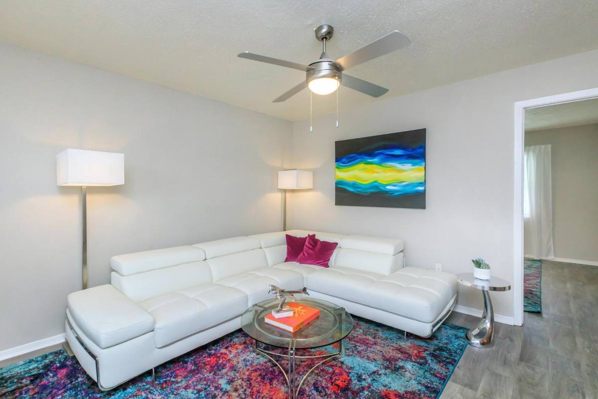 Apartment for rent at Camelot, 2840 Robinson St, Jackson, MS 39209