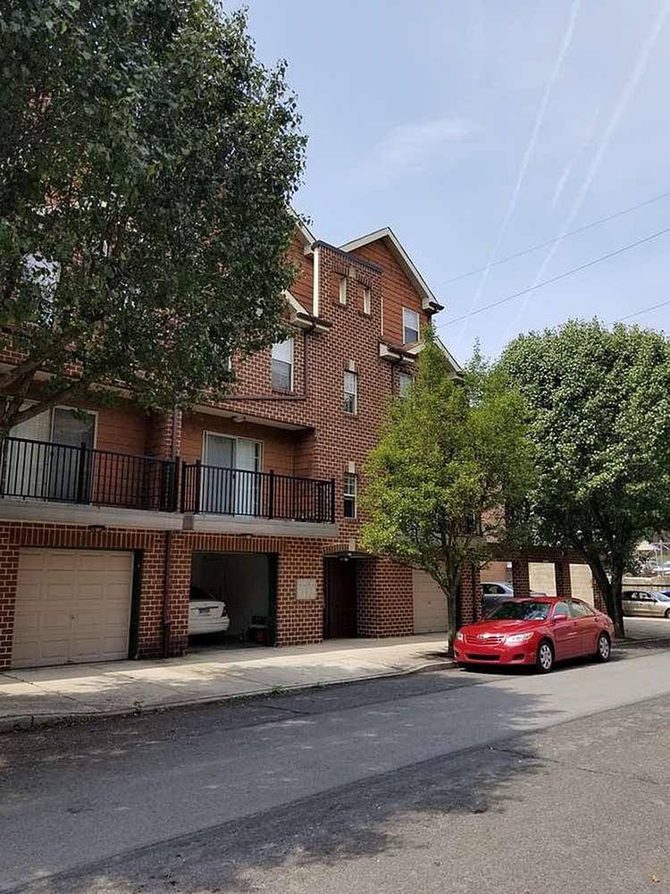 Apartment for rent at Mulberry Station Apartment Homes, 200 S Court St, Harrisburg, PA 17104