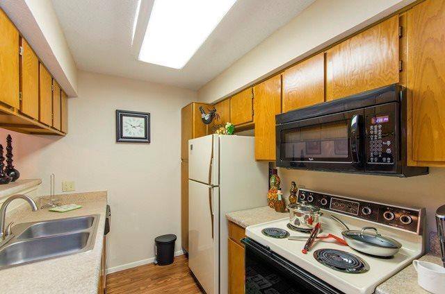 Apartment for rent at Bardin Oaks Apartment Homes, 4624 Windstone Dr, Arlington, TX 76018