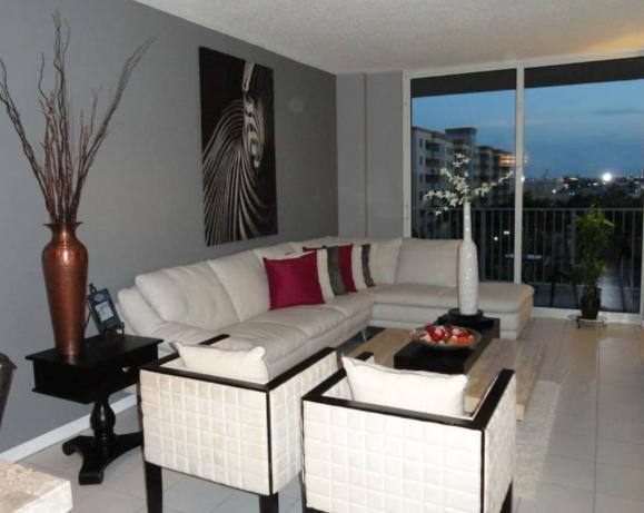 Apartment for rent at Fontainebleau, 7707 NW 7th St, Miami, FL 33126