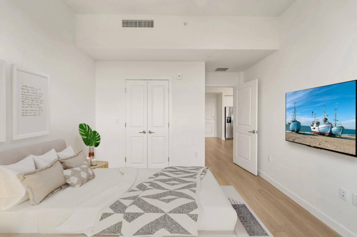 Apartment for rent at 8205 Commerce Way, Hialeah, FL 33016