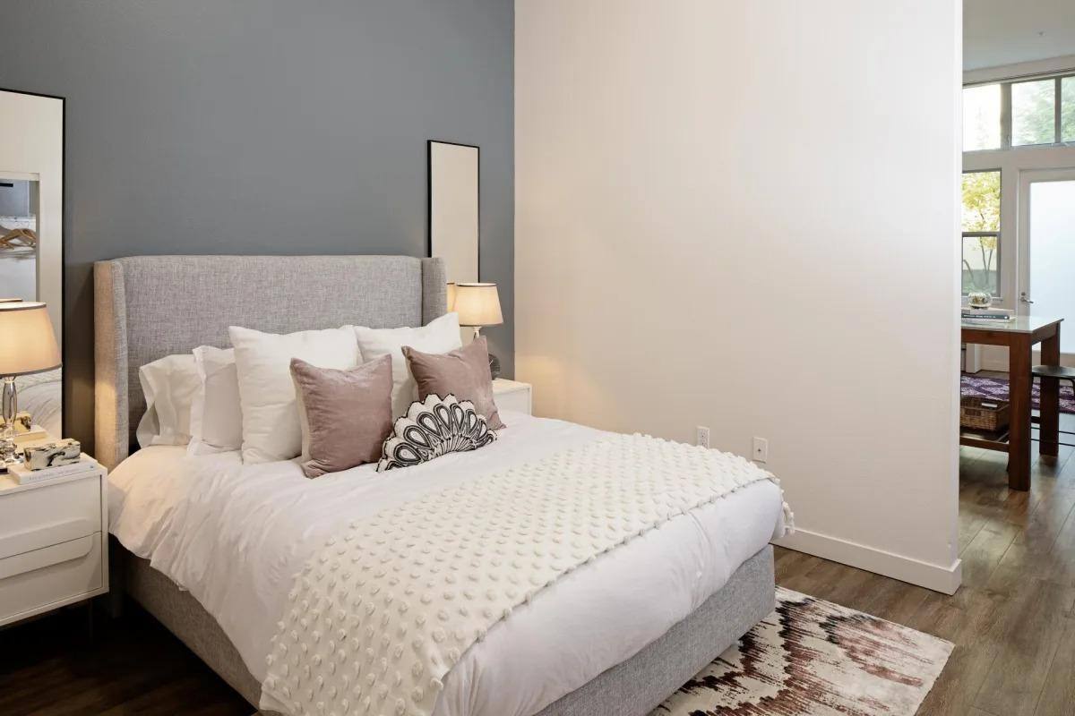 Apartment for rent at Couch's Addition, 2270 NW Savier St, Portland, OR 97210