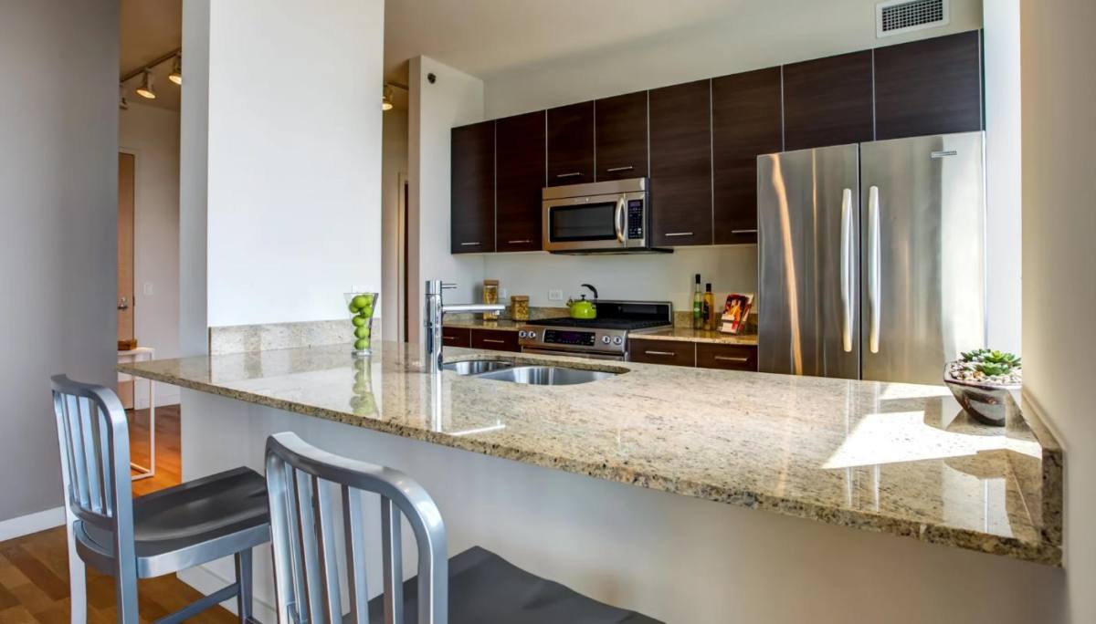 Apartment for rent at 910 W Huron St, Chicago, IL 60642