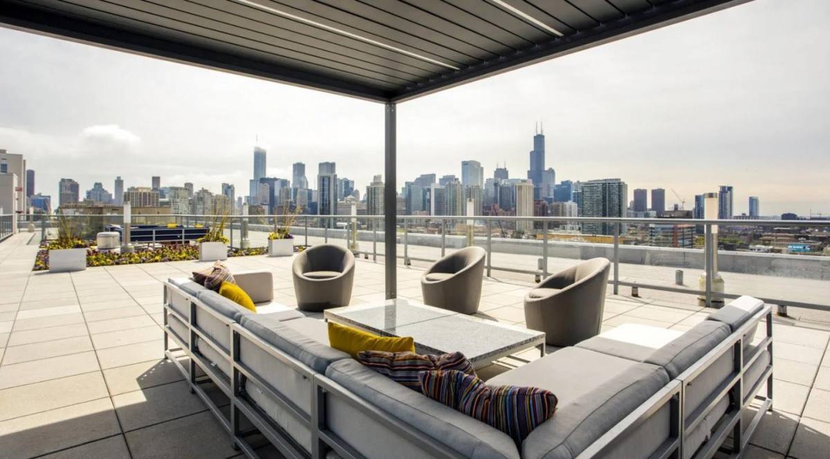 Apartment for rent at 910 W Huron St, Chicago, IL 60642