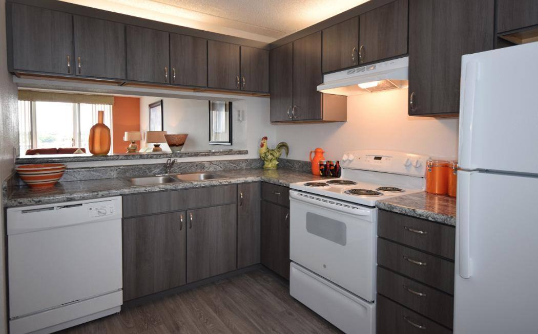 Apartment for rent at 2882 Tennis Club Dr, West Palm Beach, FL 33417