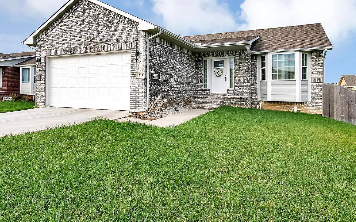 House for rent at 715 Cherrywood Circle #715, Andover, KS 67002