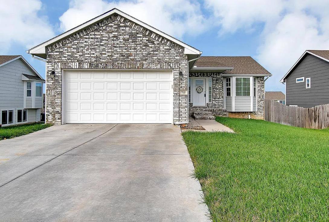 House for rent at 715 Cherrywood Circle #715, Andover, KS 67002