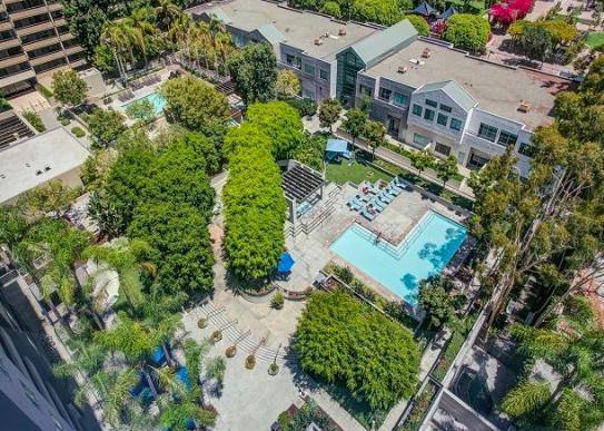 Apartment for rent at 950 S Flower St, Los Angeles, CA 90015