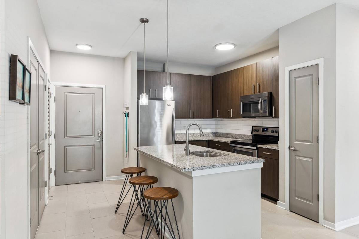 Apartment for rent at 1674 Folly Rd, Charleston, SC 29412