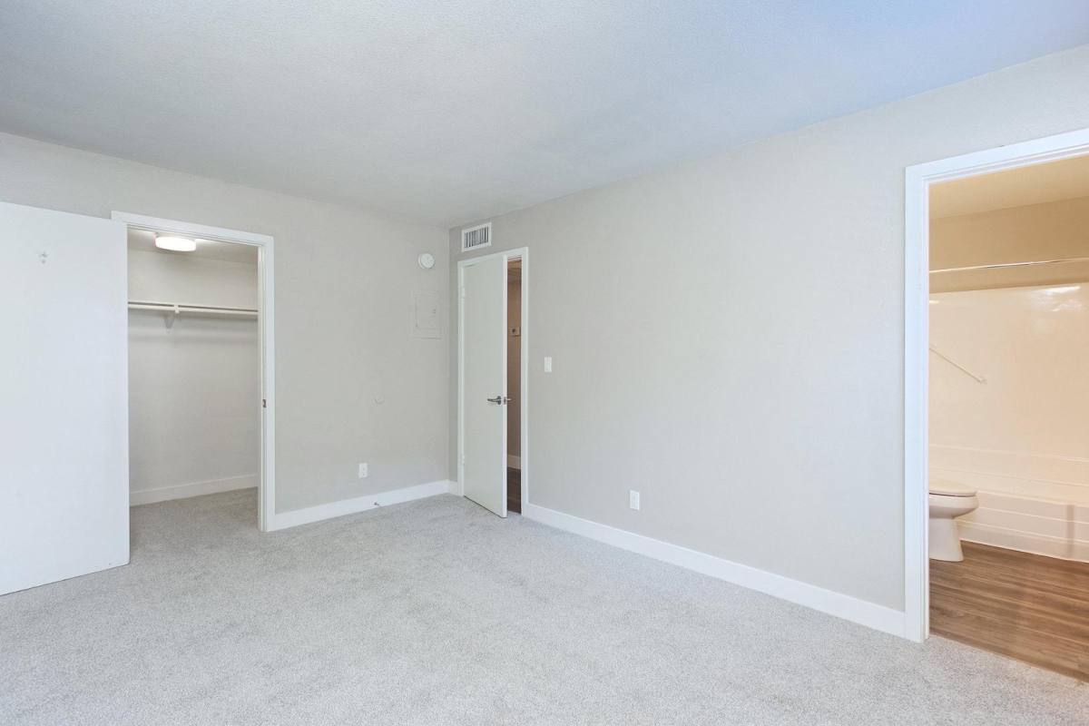 Apartment for rent at Mission Palms, 6131 N 16th St, Phoenix, AZ 85016