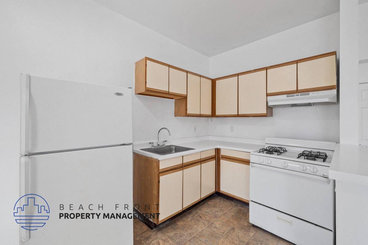 Apartment for rent at Brynmoor, 432 S New Hampshire, Los Angeles, CA 90020