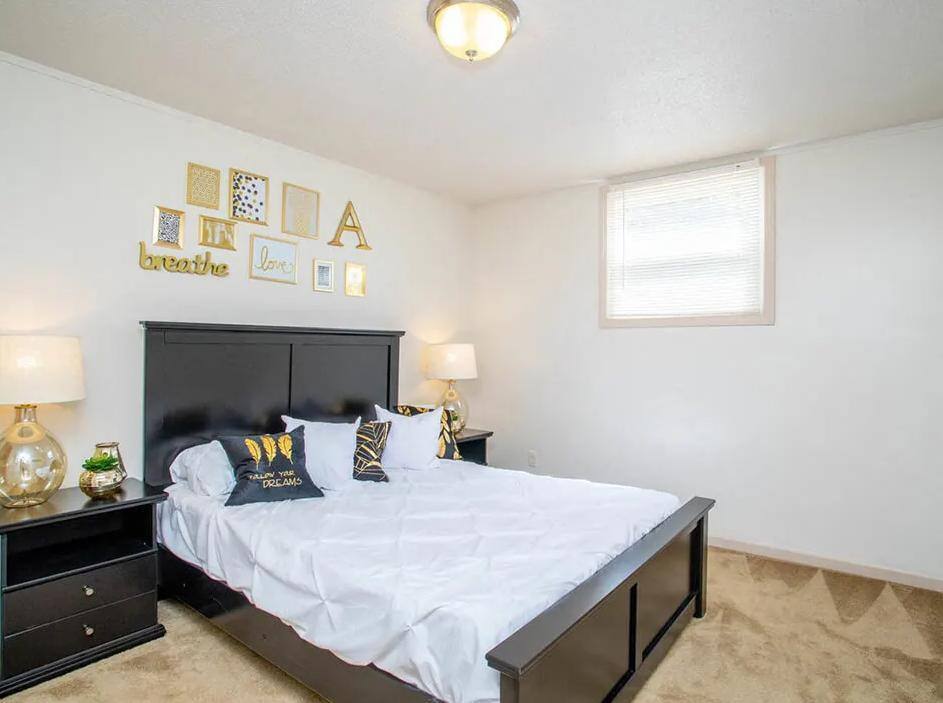 Townhouse for rent at 208 S Prospect Rd, Bloomington, IL 61704