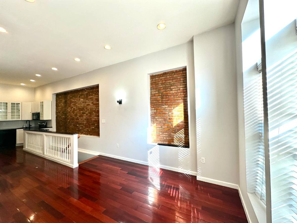 Apartment for rent at 2215 Eutaw Place #1, Baltimore, MD 21217