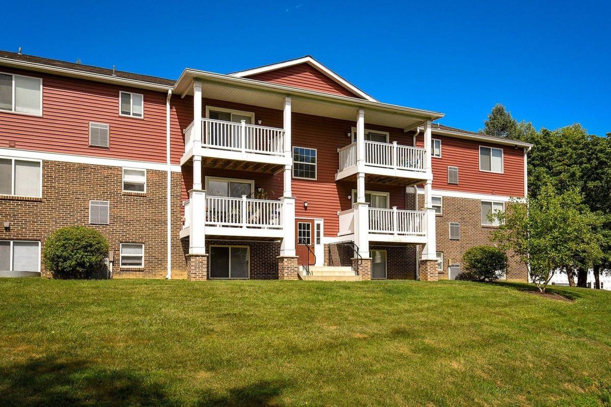 Apartment for rent at Oaktree, 39 Wenark Dr, Newark, DE 19713