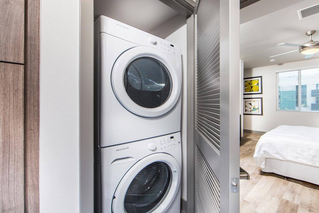 Apartment for rent at 8770 Washington Blvd, Culver City, CA 90232