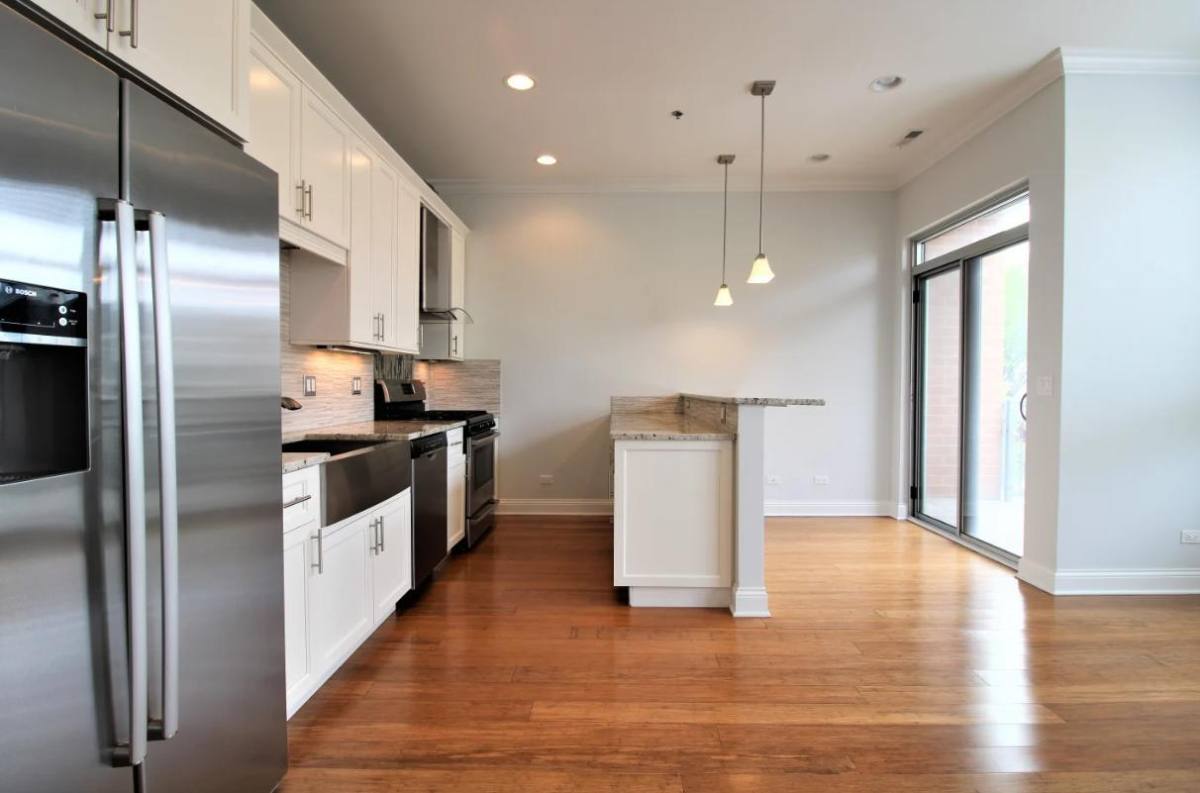 Apartment for rent at 1609 W Warren Blvd, Chicago, IL 60612