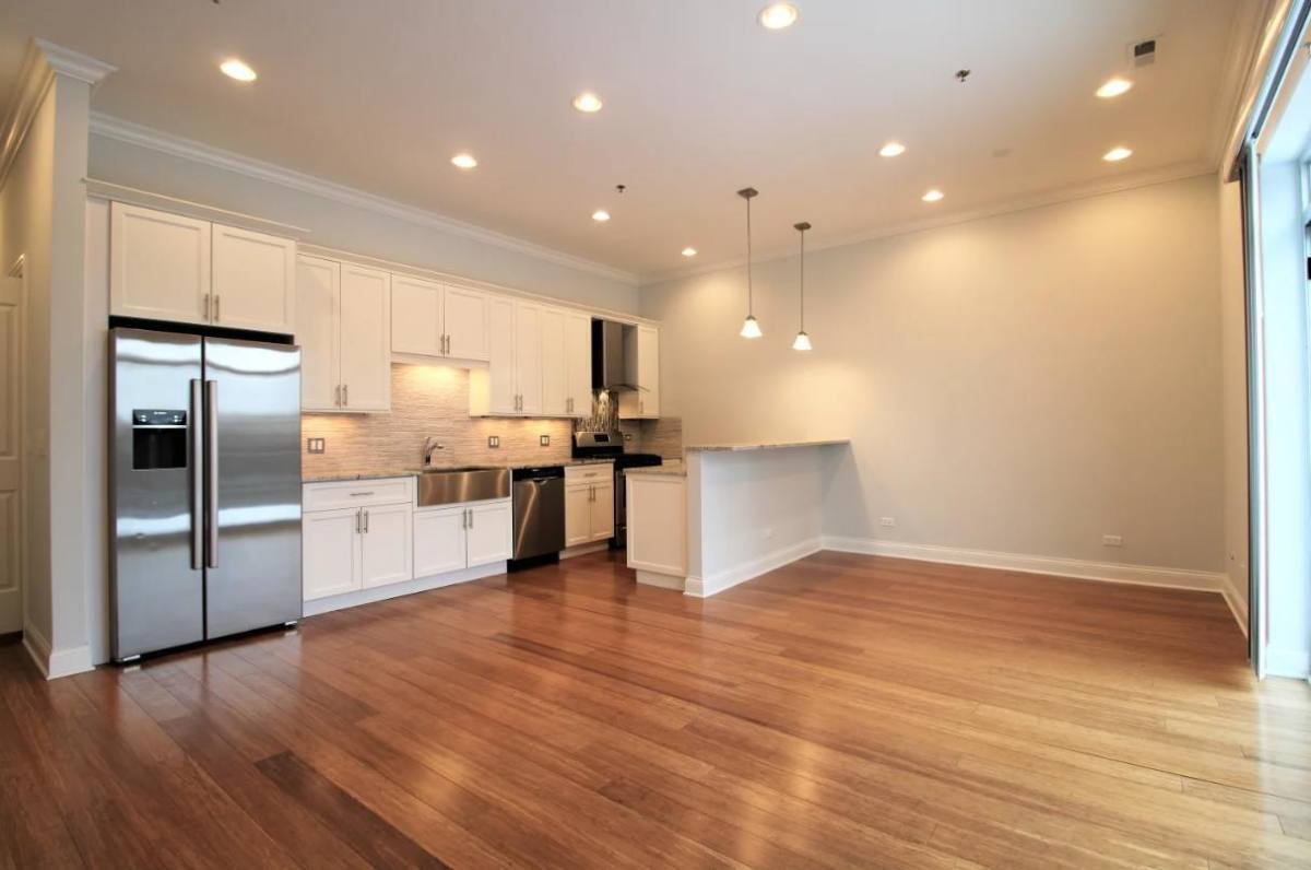 Apartment for rent at 1609 W Warren Blvd, Chicago, IL 60612