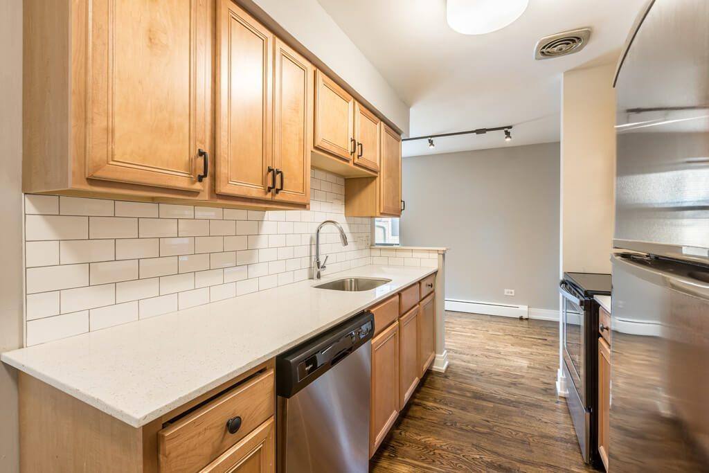 Apartment for rent at 6725 N Sheridan Rd, Chicago, IL 60626