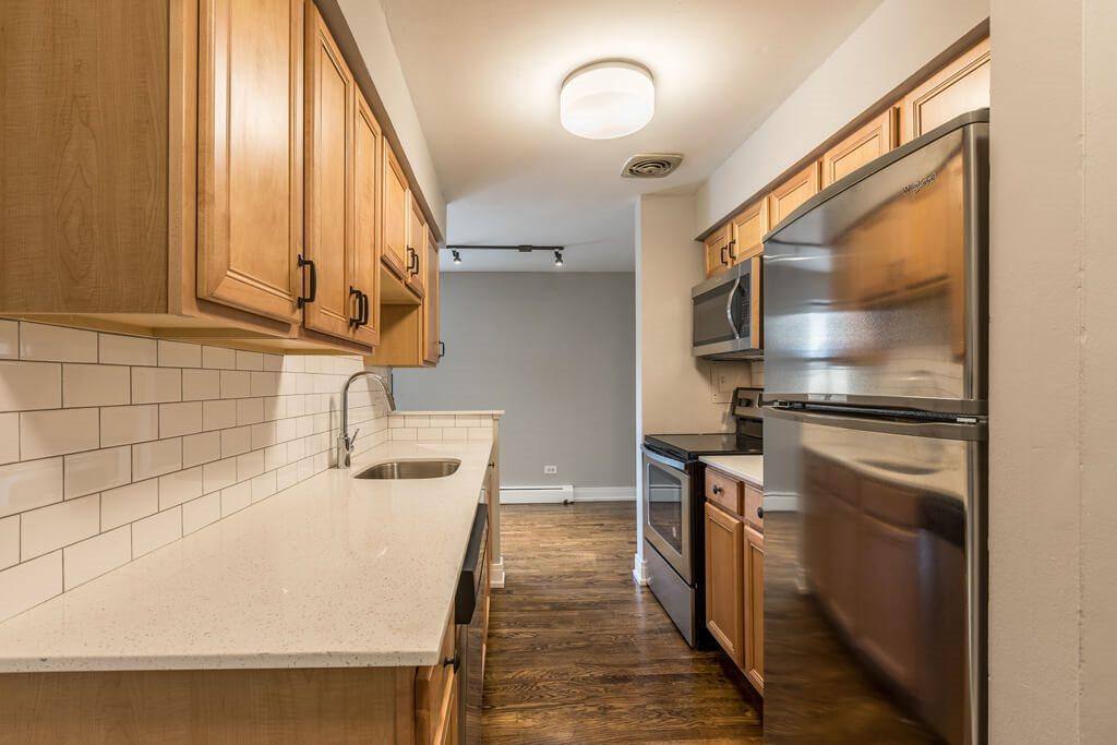 Apartment for rent at 6725 N Sheridan Rd, Chicago, IL 60626