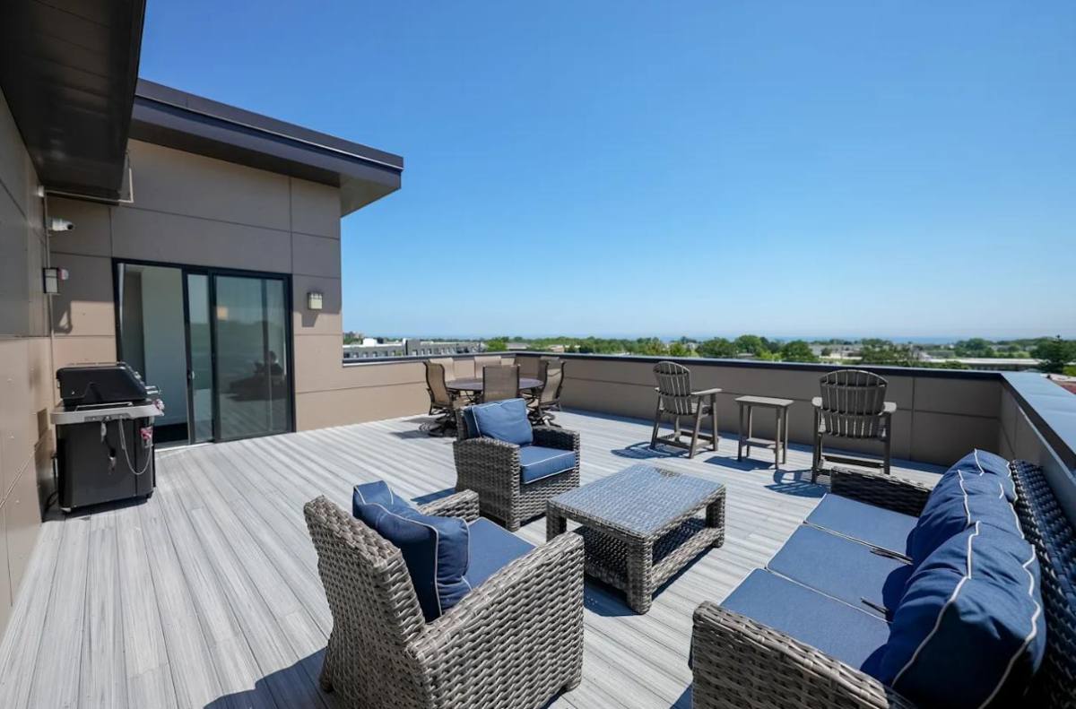 Apartment for rent at Hayts, 546 Green Bay Rd, Highwood, IL 60040