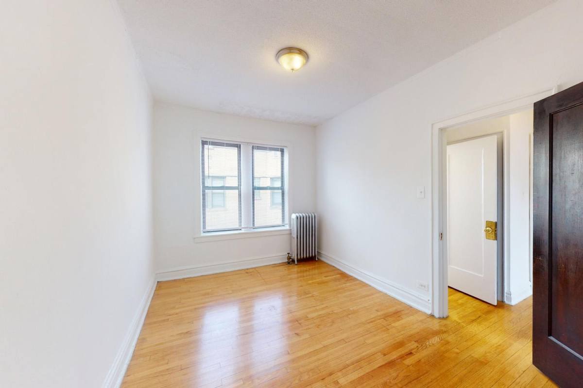 Apartment for rent at 5415 S Woodlawn Ave, Chicago, IL 60615