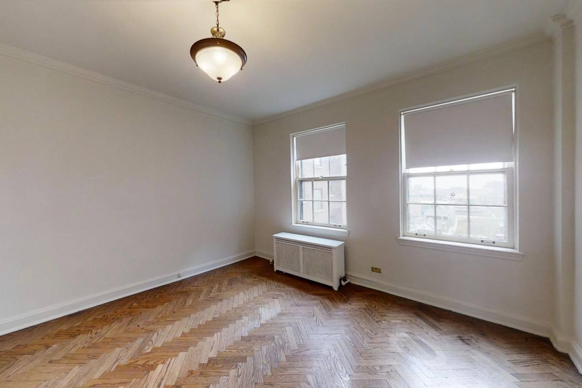 Apartment for rent at 5801 S Dorchester Ave, Chicago, IL 60637