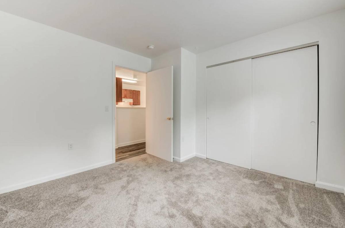Apartment for rent at 2260 Lake Circle Dr, Lima, OH 45801