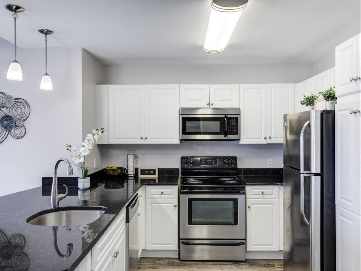 Apartment for rent at Metro Marina Bay, 7 Seaport Dr, Quincy, MA 02171