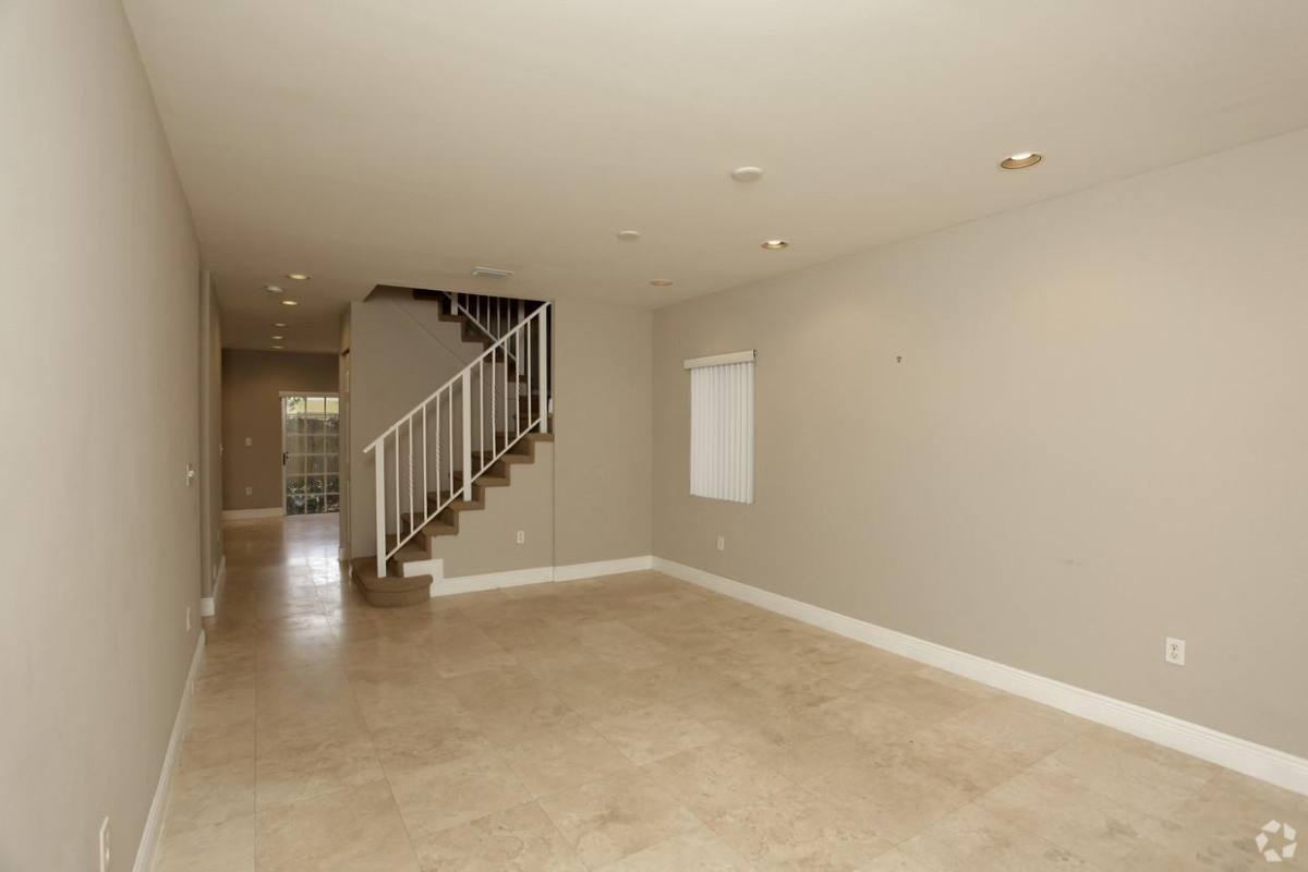 Apartment for rent at Royal Oaks Estates, 3200 Stirling Rd, Hollywood, FL 33021
