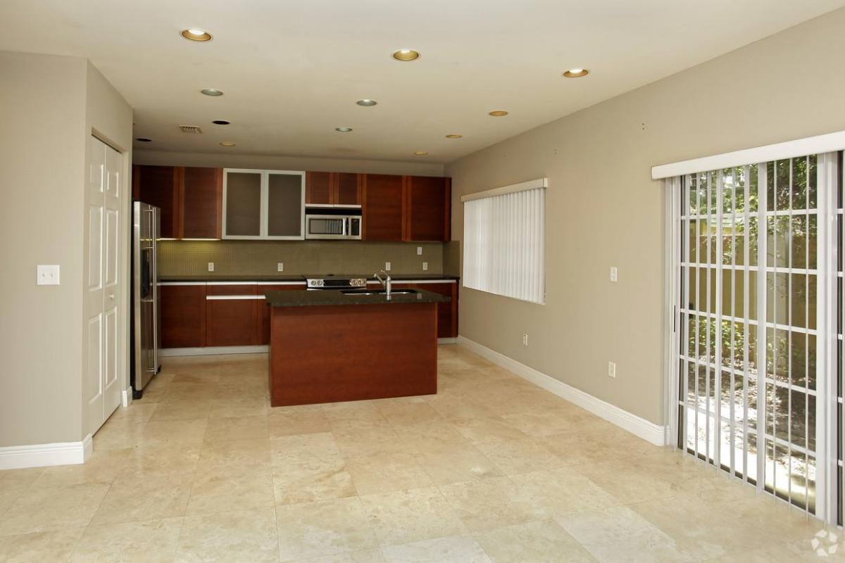 Apartment for rent at Royal Oaks Estates, 3200 Stirling Rd, Hollywood, FL 33021
